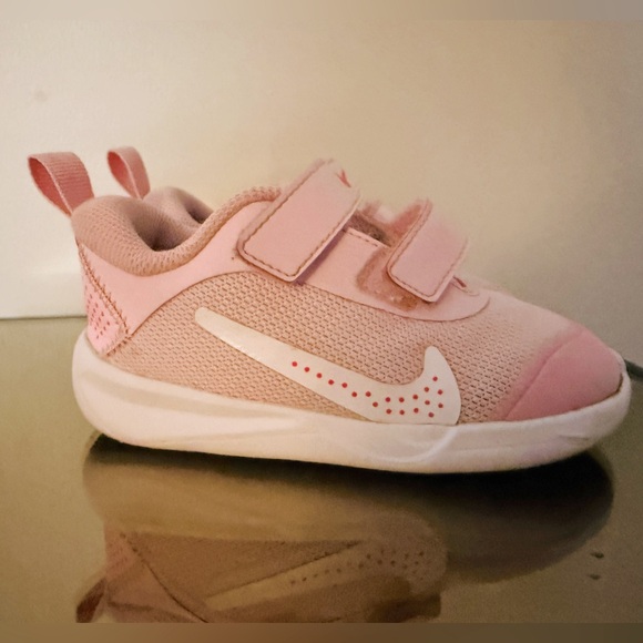 NIKE Omni Multi- Court TD ‘Pink Foam’ Sneakers Toddler Kids Girl 8 - Picture 5 of 10